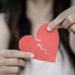 3 Cara Ampuh Menyembuhkan Patah Hati karena Putus Cinta