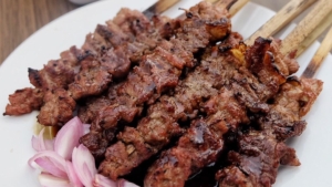 10 Kuliner Kota Lama Semarang yang Wajib Dicoba: Legendaris, Enak, dan Penuh Sejarah