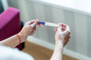 8 Gejala Awal Kehamilan yang Umum Terjadi dan Perlu Anda Ketahui