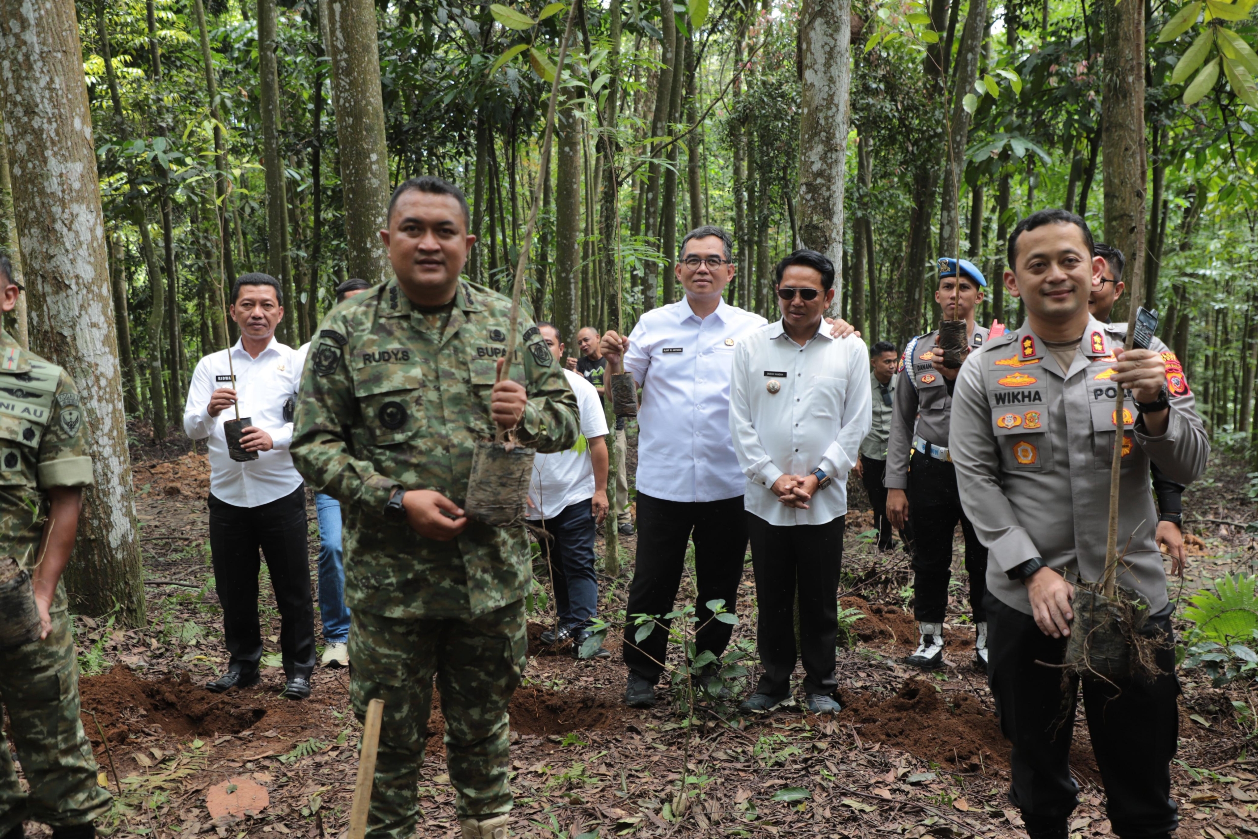 Dari Megamendung, Bupati Bogor Canangkan Program Hutan Kota di Setiap Kecamatan