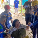 Heroik, Rescue Damkar Kabupaten Bogor Evakuasi Wanita Obesitas