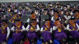 300 Lansia Kabupaten Bogor Diwisuda