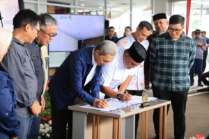 Perkuat Kolaborasi Sampah, Pemkab–Pemkot Teken PKS TPAS Galuga