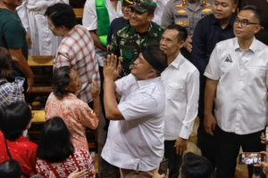 Bupati Bogor Tinjau Misa Malam Natal di Cibinong