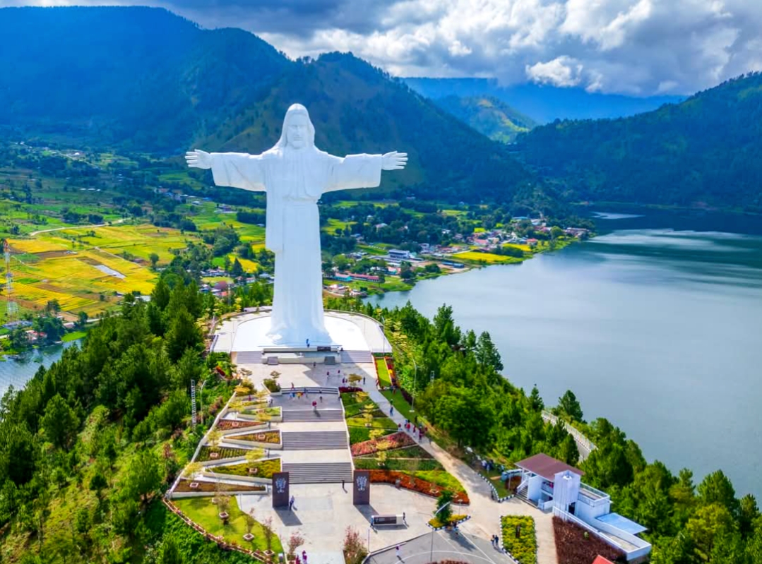 Libur Natal 2025, Berikut Rekomendasi Destinasi Wisata Favorit di Indonesia