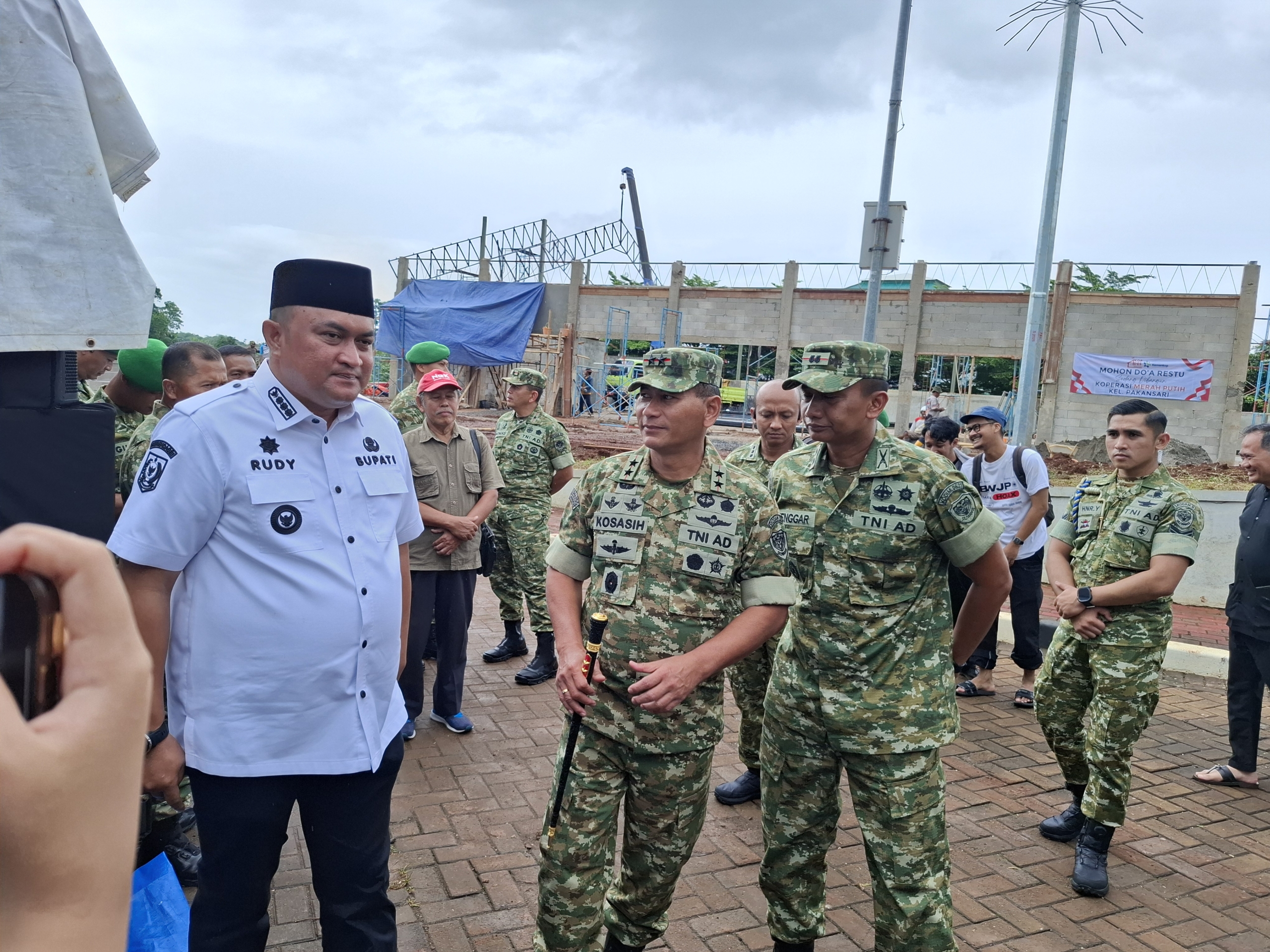 Bupati Bogor Bersama Pangdam III Siliwangi Tinjau Kesiapan KDKMP Pakansari