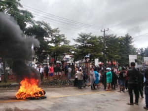 Aksi Demo di Kecamatan Cigudeg, Warga Tutup Jalan
