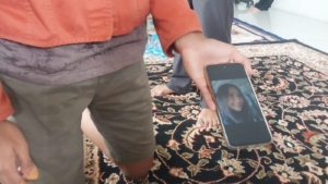 Menunggu Kabar, Keluarga Pramugari Esther Aprilita Harap Mukjizat