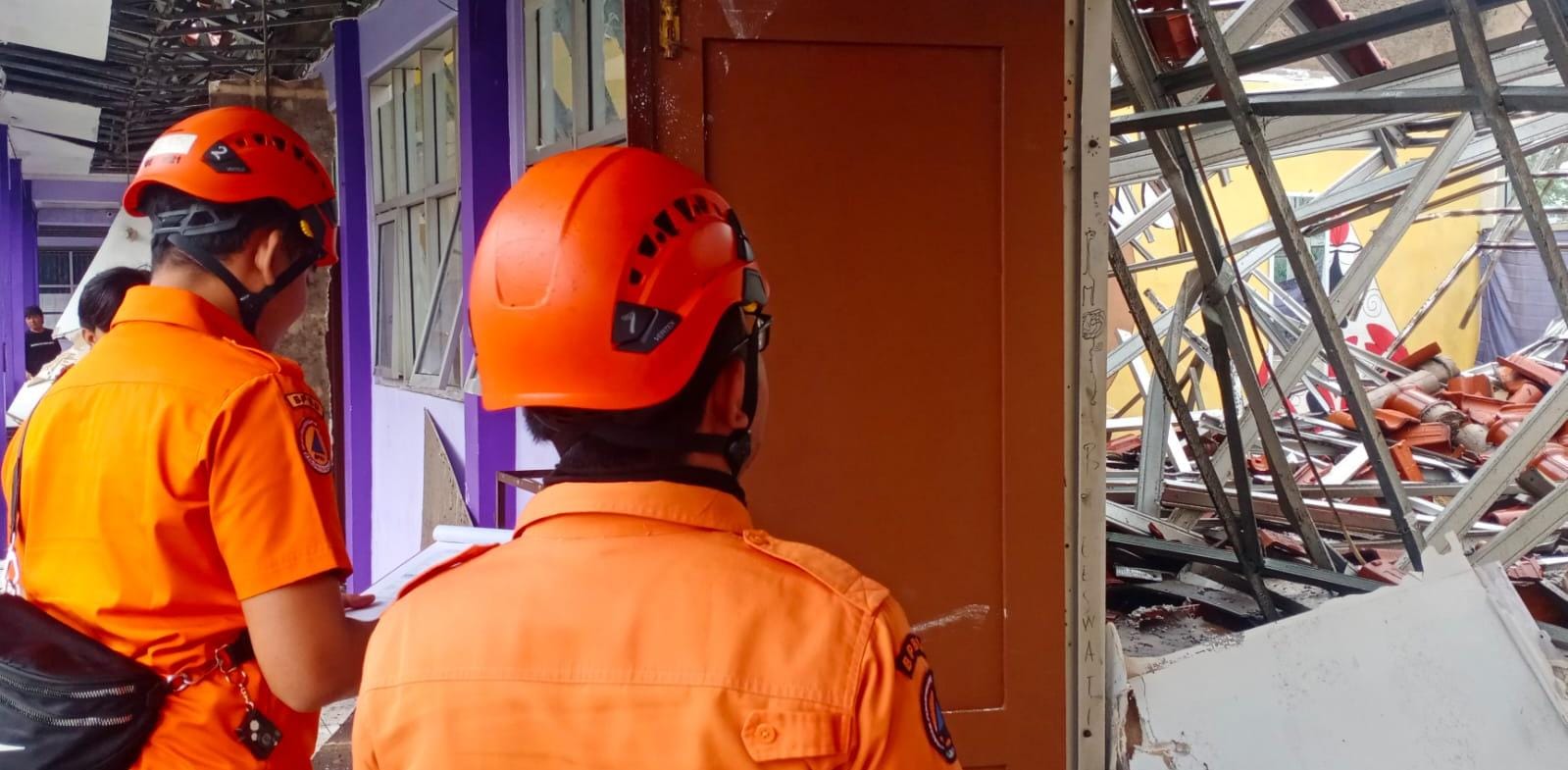 Ruang Kelas SMAN 2 Gunungputri Ambruk, BPBD Pastikan Tak Ada Korban Jiwa