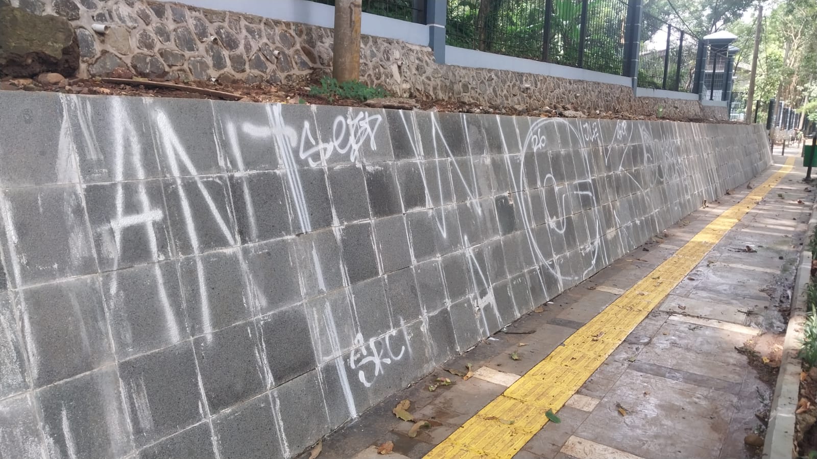 Warga Bogor Desak Pemkot Tindak Vandalisme di Jalur Pedesterian Ahmad Yani