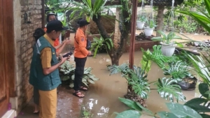 Banjir Rendam Pemukiman di Bojonggede Akibat Hujan Deras dan Tembok Jebol
