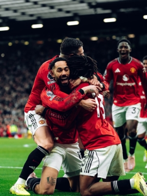 Debut Manis Carrick ! MU Bungkam Man City 2-0 di Old Trafford