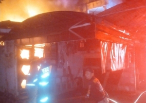 Diduga Konsleting Listrik, Konveksi Baju di Ciomas Terbakar