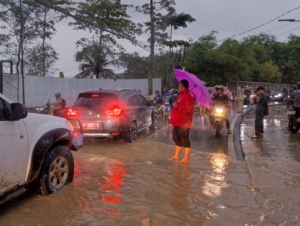 Banjir Terjang Cijayanti dan Bojongkoneng, Akses ke Rumah RI 1 Sempat Terdampak