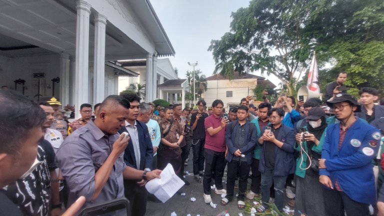 Aliansi BEM se-Bogor Raya Kepung Balai Kota, Ajukan Sembilan Tuntutan