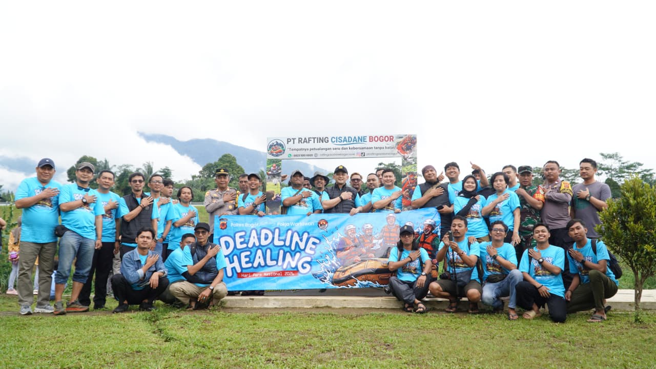 Polres Bogor Bersama Wartawan Peringati HPN ke-80 dengan Penanaman Pohon dan Pelepasan Ikan di Sungai Cisadane