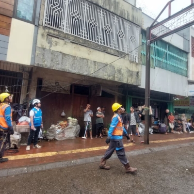 PLN Bogor Tertibkan Kabel dan KWH-Meter Ilegal di Suryakencana, Satu Unit Diamankan