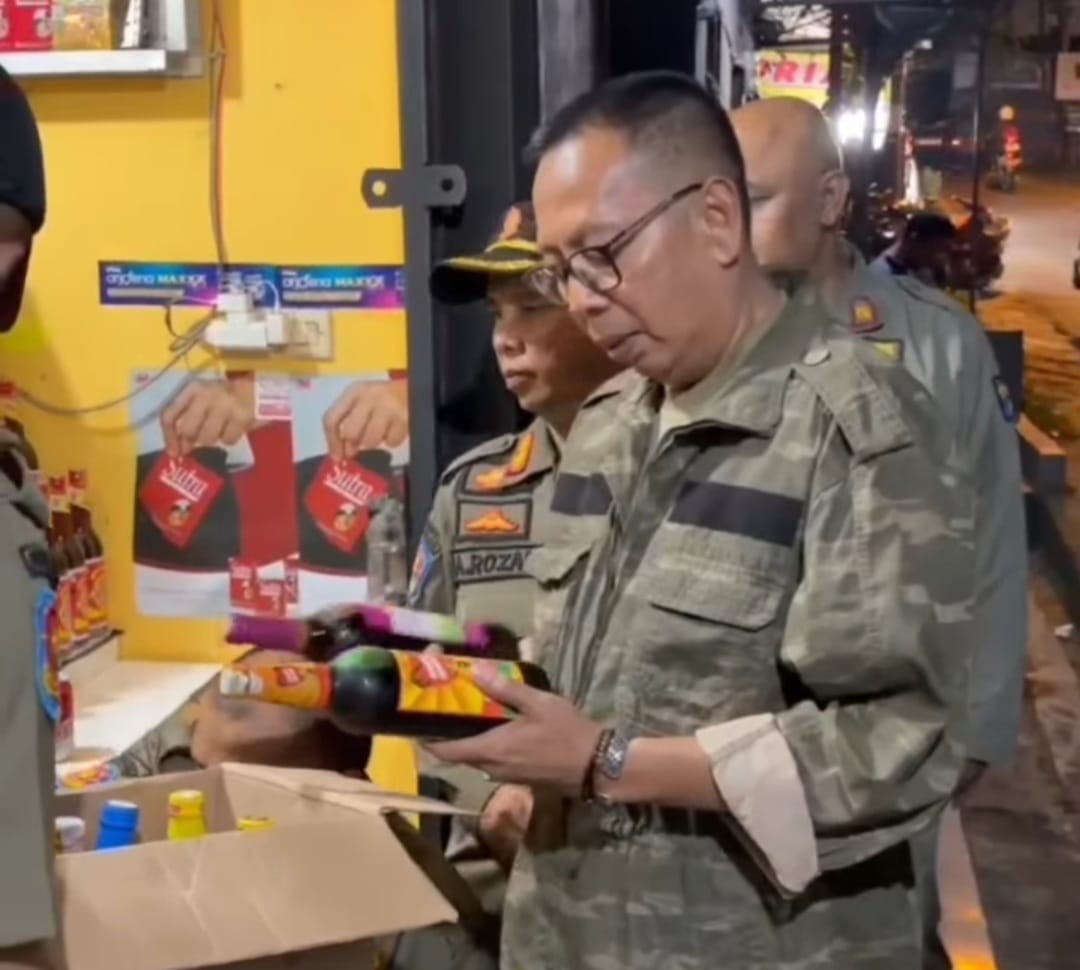 29 Botol Miras Berhasil Disita dari Toko Jamu di Ranggamekar Bogor