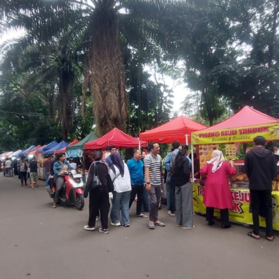 Pasar Takji Ramadan Taman Heulang Dipadati Warga yang Berburu Takjil Menjelang Berbuka