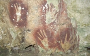 Lukisan Cadas Tertua Dunia Ditemukan di Leang Metanduno, Usianya Capai 67.800 Tahun