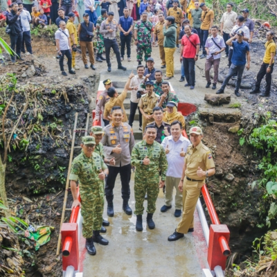 Presiden Resmikan Pembangunan Kembali Jembatan Cileungsir Kota Bogor, Perkuat Akses Masyarakat