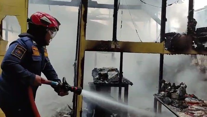 Kebakaran Warung Soto Mie di Tanahsareal Bogor, Pemilik Warung Alami Luka