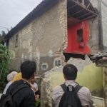 Rumah Warga di Bogor Kembali Alami Jebol Akibat Hujan dan Angin Kencang